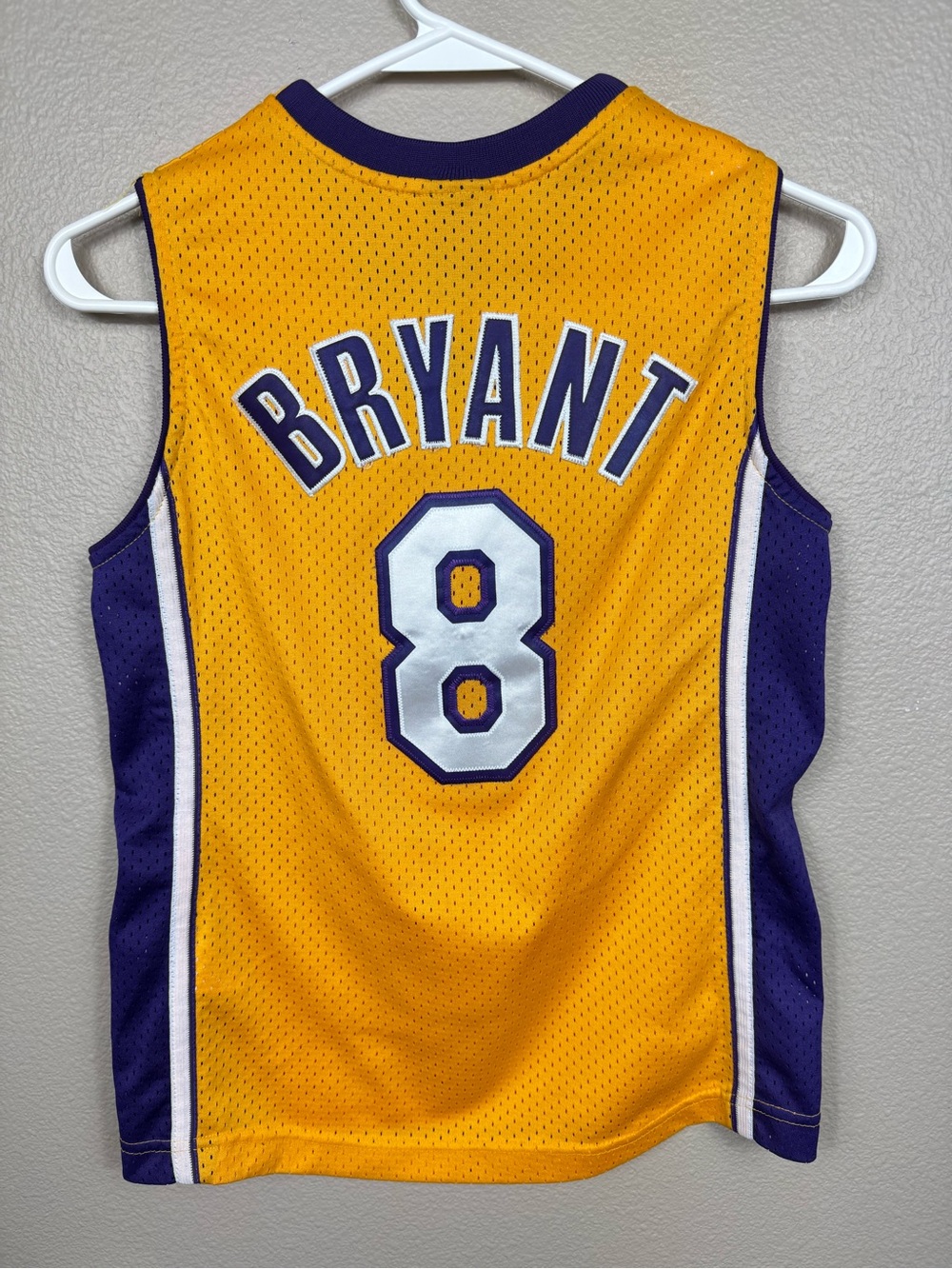 VTG Nike Kobe Bryant Lakers Jersey #8 Youth Yellow NBA Y2K 2000s Basketball